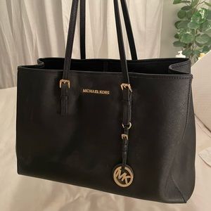 Black Michael Kors tote